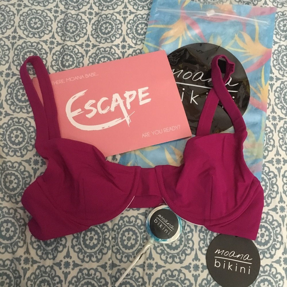 Moana Bikini bam bam fuchsia top NWT